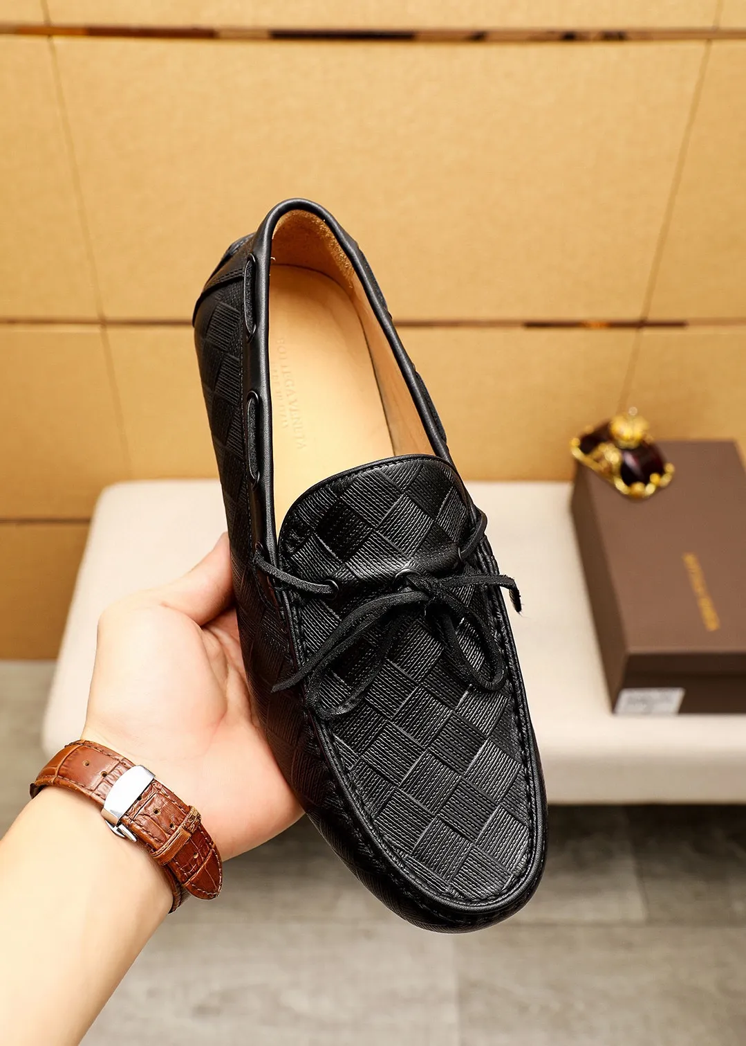 Men's Men's Shoes 💰: 420 💐BV Men's Slip-on Shoes® [BOTTEGA VENETA] Official website counter new model, one-to-one mold opening ⚠Italian calfskin embossed ➕Cow 🐂 leather lining. Driving slip-ons, available at counters, sizes 39-44 (38.45🉑️customized)